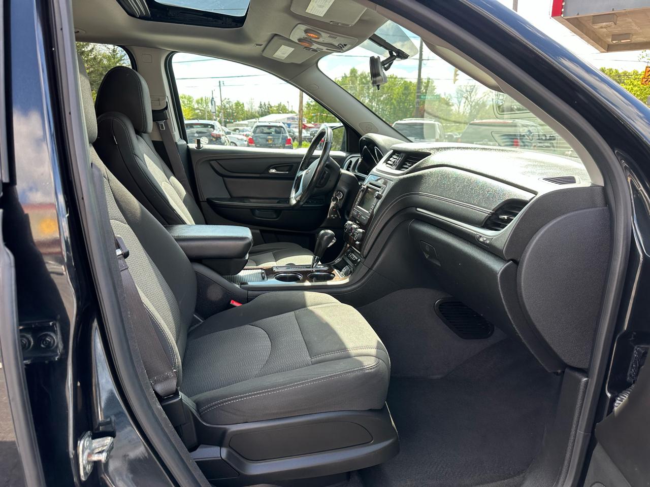 Chevrolet Traverse AWD 4dr LT w/1LT 2015