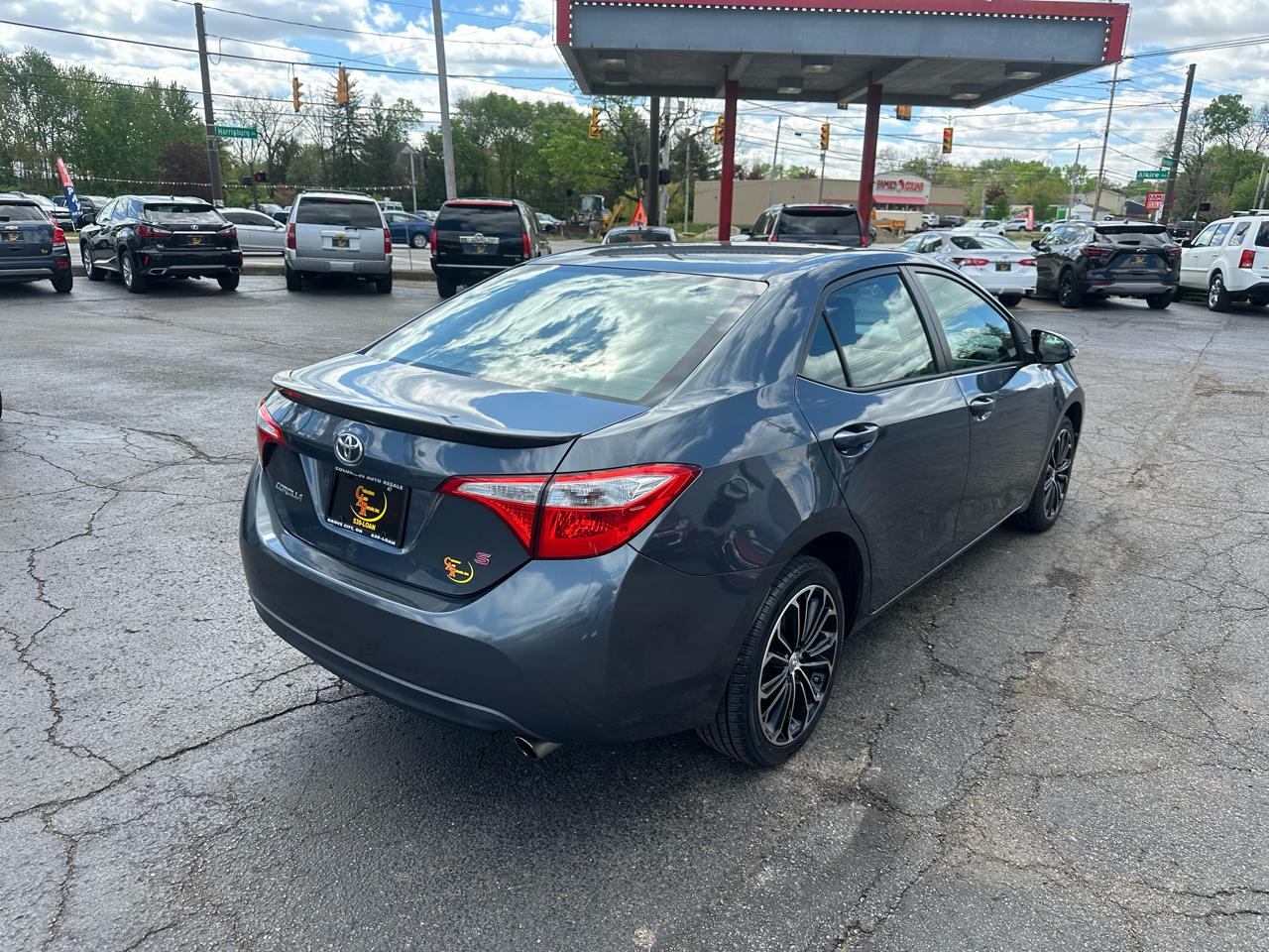 Toyota Corolla 4dr Sdn CVT LE Premium (Natl) 2015