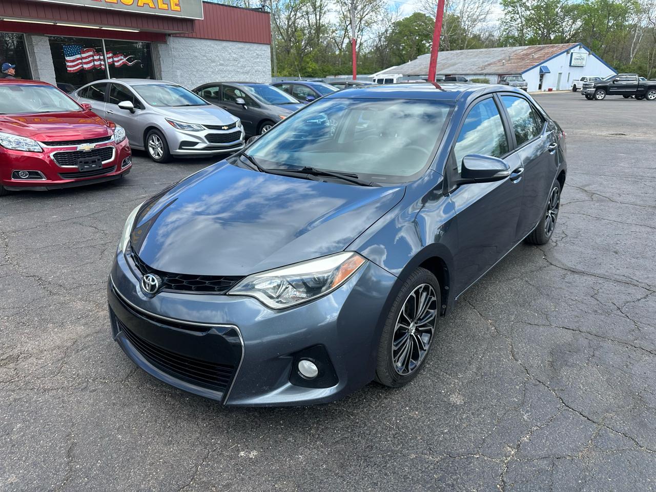 Toyota Corolla 4dr Sdn CVT LE Premium (Natl) 2015