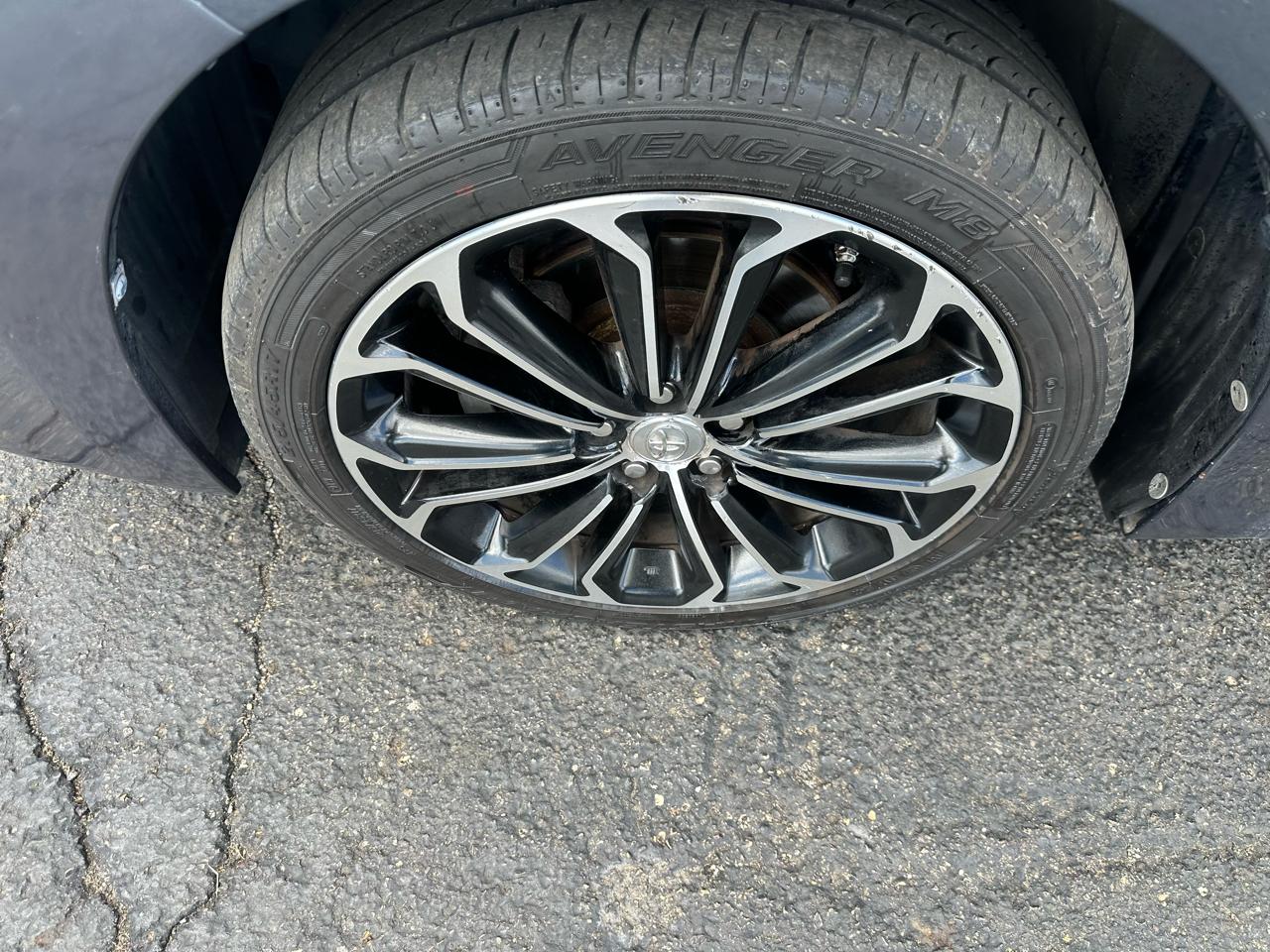 Toyota Corolla 4dr Sdn CVT LE Premium (Natl) 2015