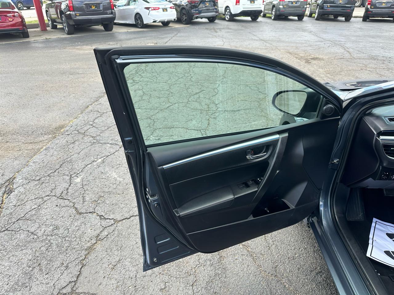 Toyota Corolla 4dr Sdn CVT LE Premium (Natl) 2015