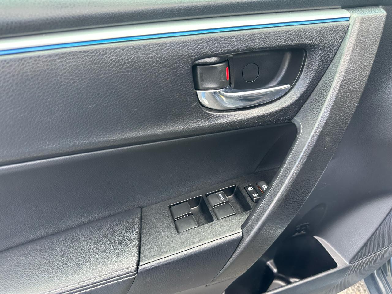 Toyota Corolla 4dr Sdn CVT LE Premium (Natl) 2015