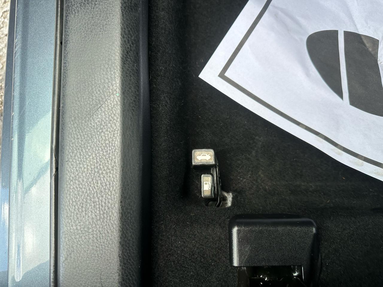 Toyota Corolla 4dr Sdn CVT LE Premium (Natl) 2015