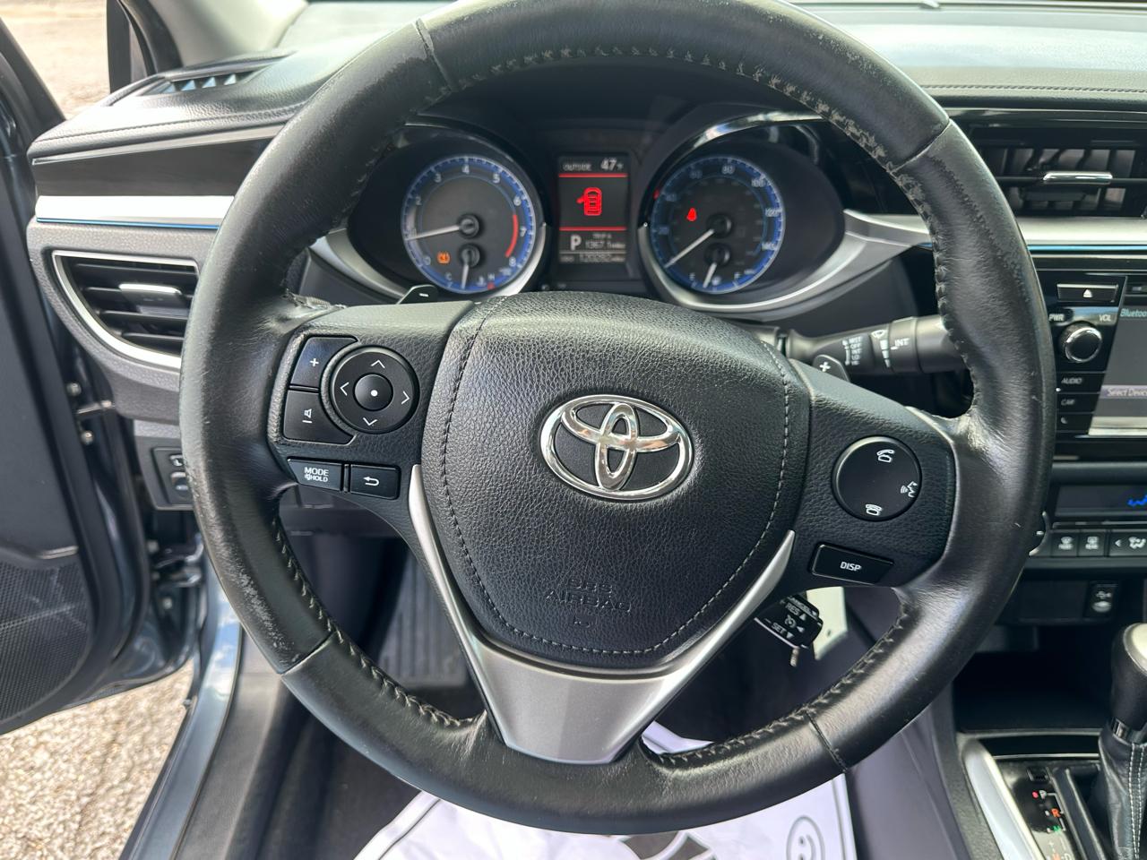 Toyota Corolla 4dr Sdn CVT LE Premium (Natl) 2015