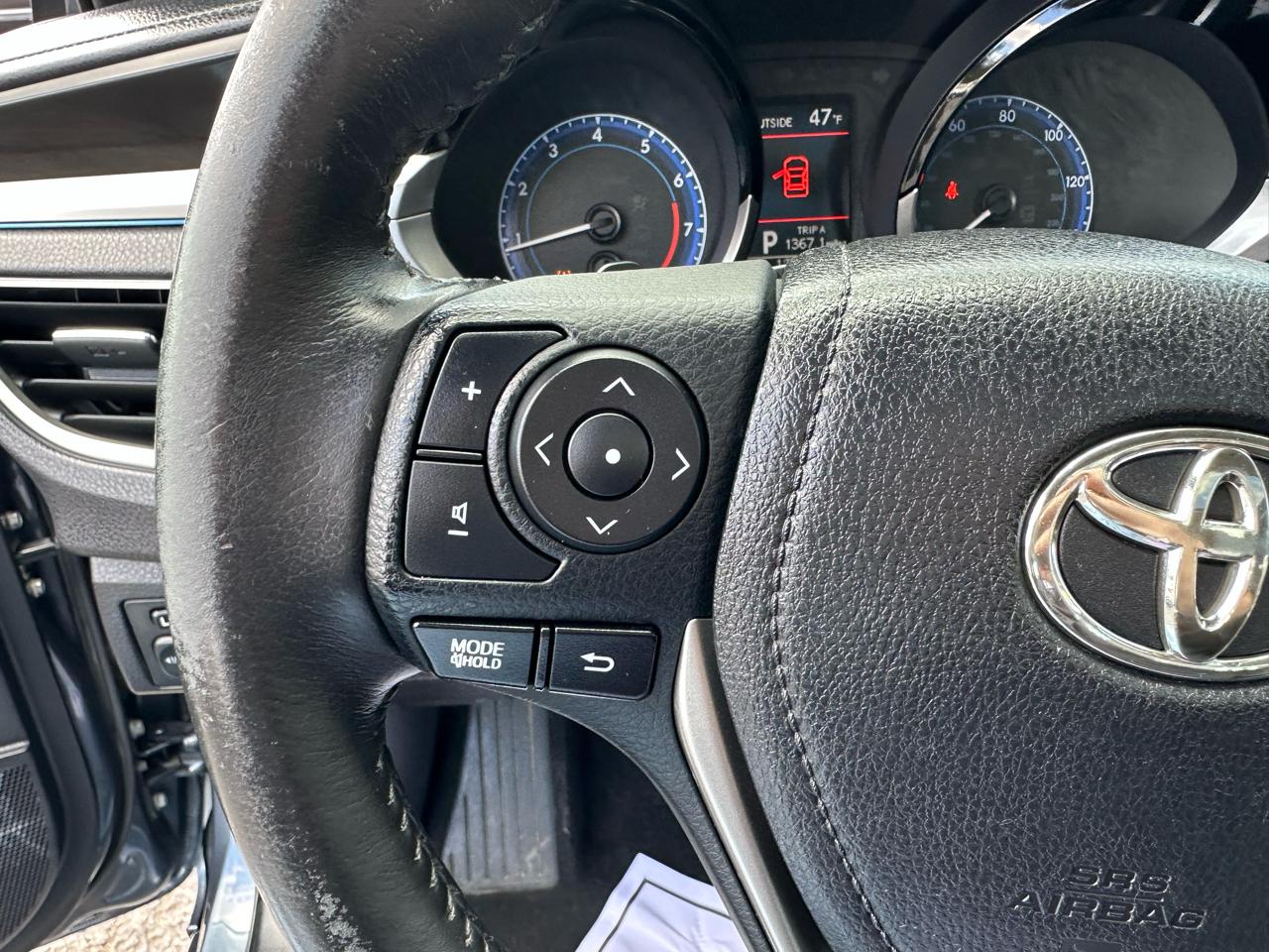 Toyota Corolla 4dr Sdn CVT LE Premium (Natl) 2015