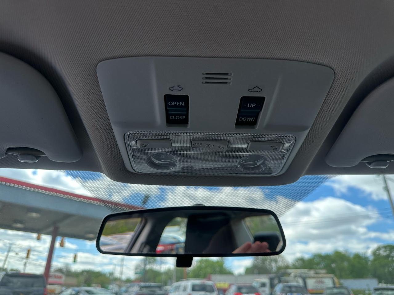 Toyota Corolla 4dr Sdn CVT LE Premium (Natl) 2015