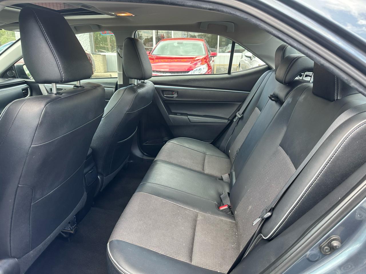 Toyota Corolla 4dr Sdn CVT LE Premium (Natl) 2015