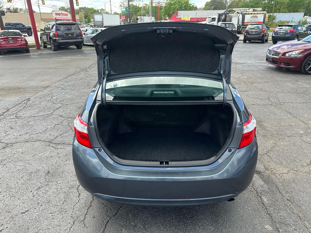 Toyota Corolla 4dr Sdn CVT LE Premium (Natl) 2015