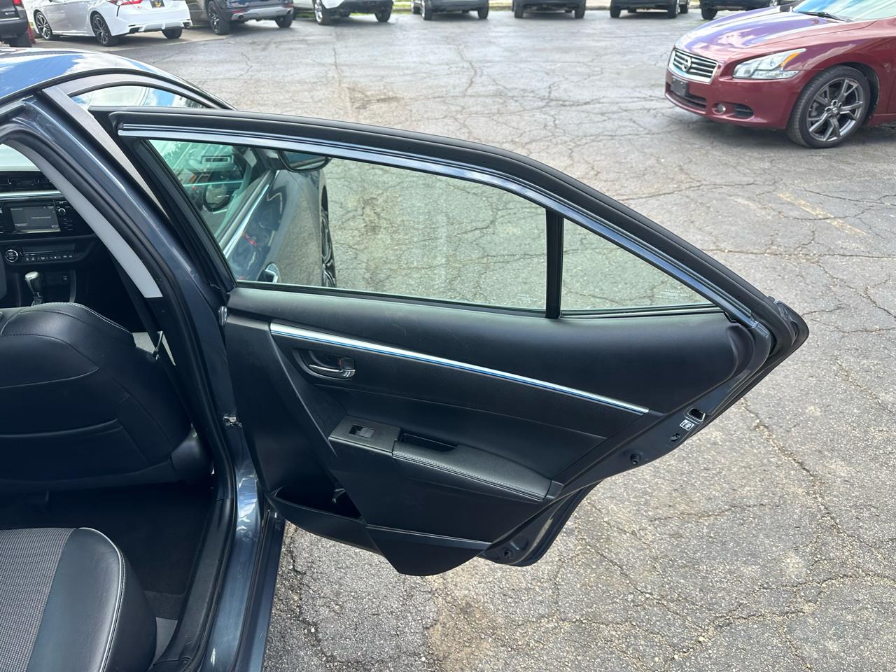 Toyota Corolla 4dr Sdn CVT LE Premium (Natl) 2015