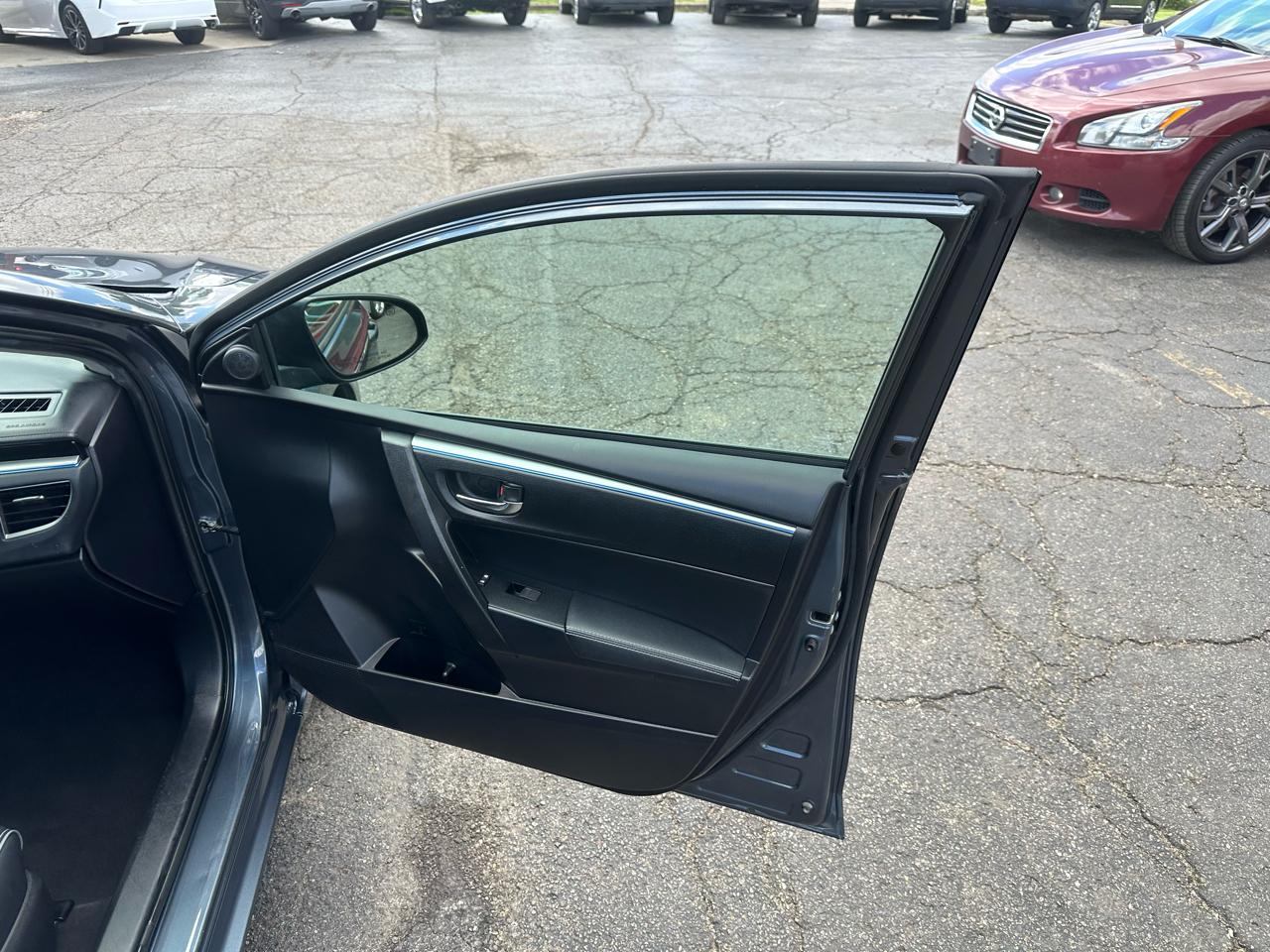 Toyota Corolla 4dr Sdn CVT LE Premium (Natl) 2015