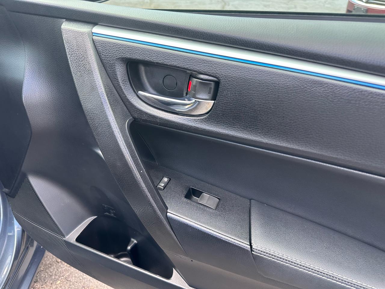 Toyota Corolla 4dr Sdn CVT LE Premium (Natl) 2015