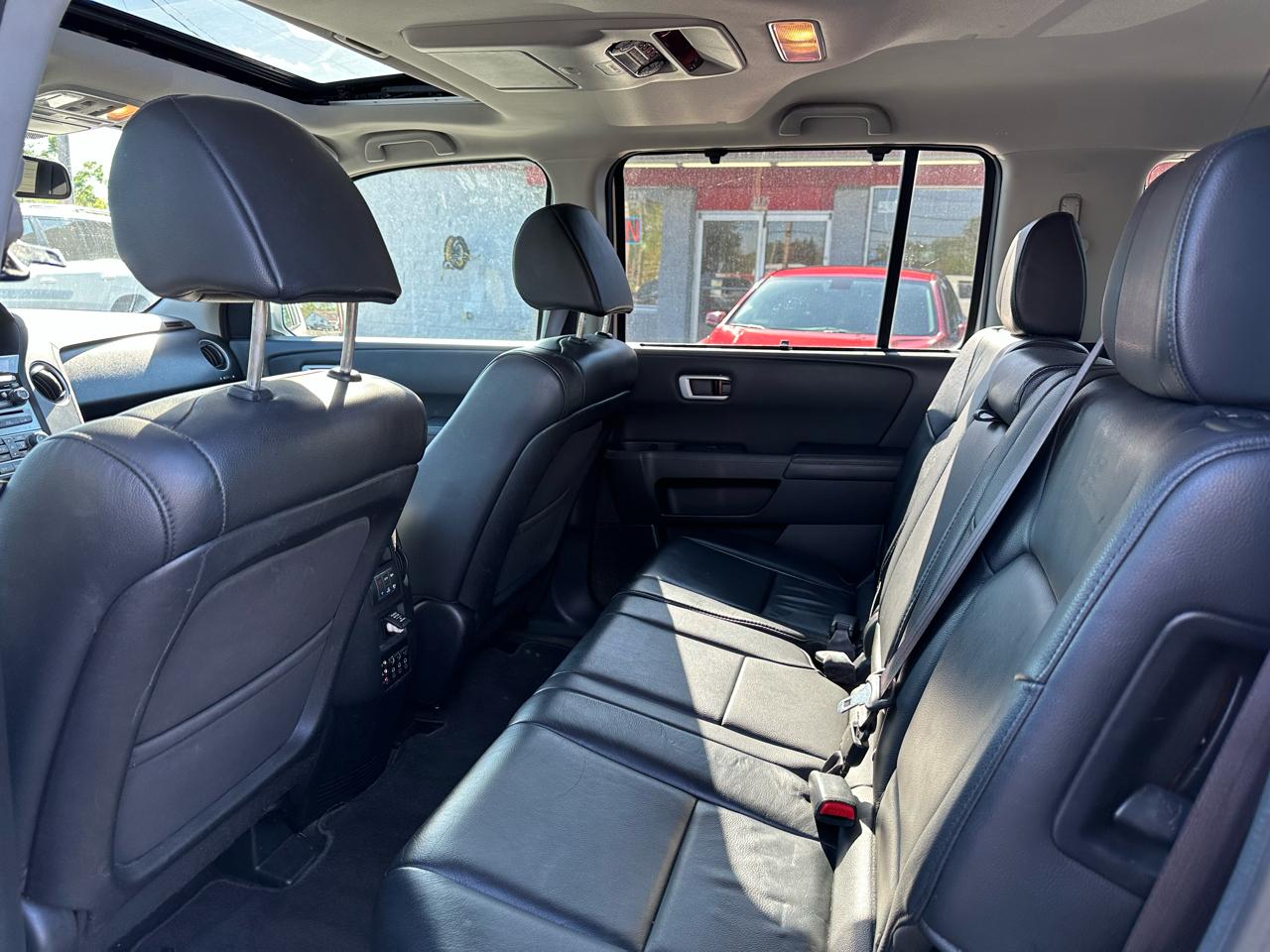 Honda Pilot 4WD 4dr Touring w/RES & Navi 2014