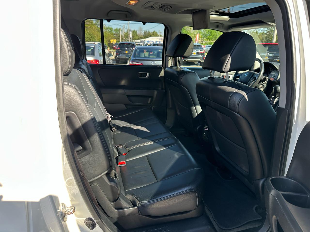 Honda Pilot 4WD 4dr Touring w/RES & Navi 2014