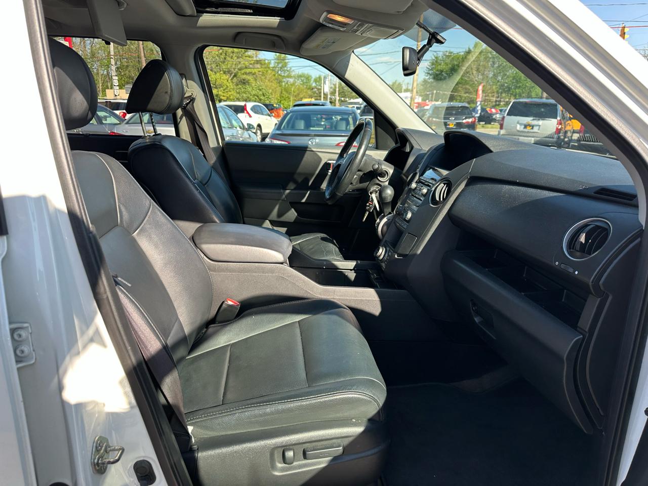 Honda Pilot 4WD 4dr Touring w/RES & Navi 2014