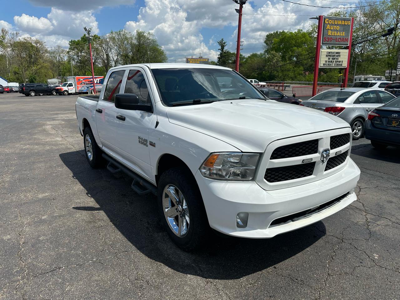 RAM 1500 4WD Crew Cab 140.5" Express 2014