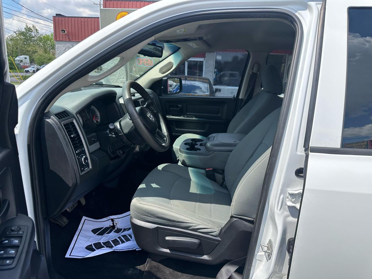 RAM 1500 4WD Crew Cab 140.5" Express 2014