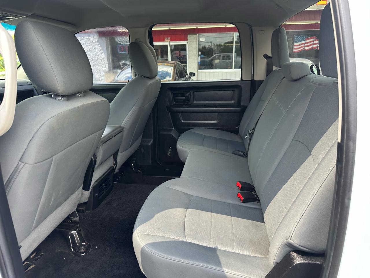 RAM 1500 4WD Crew Cab 140.5" Express 2014