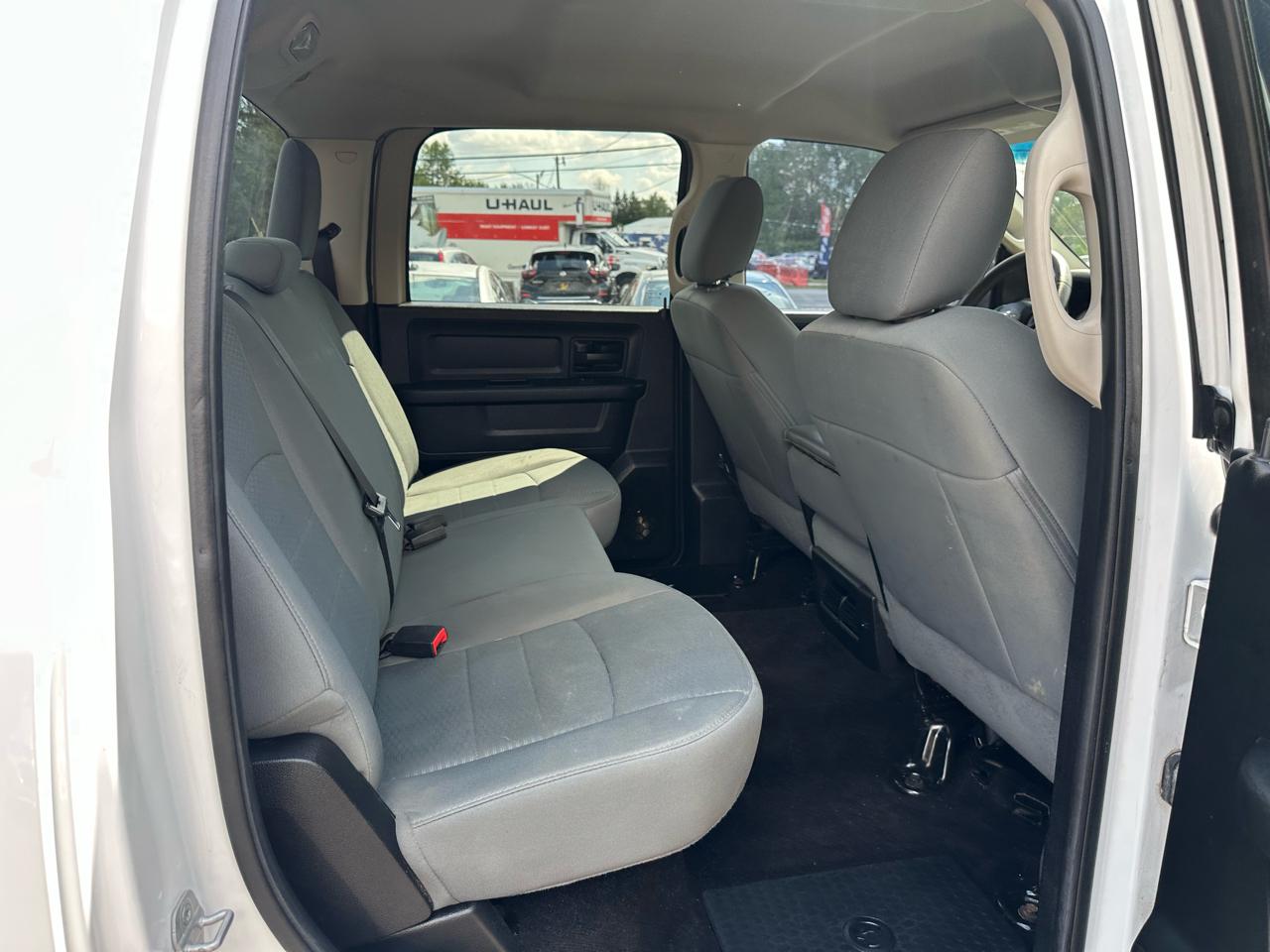 RAM 1500 4WD Crew Cab 140.5" Express 2014