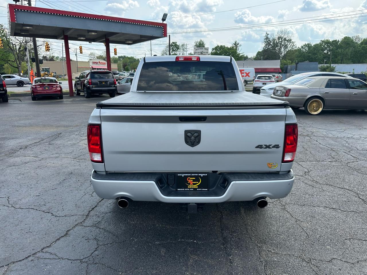 RAM 1500 4WD Crew Cab 140.5" Express 2015