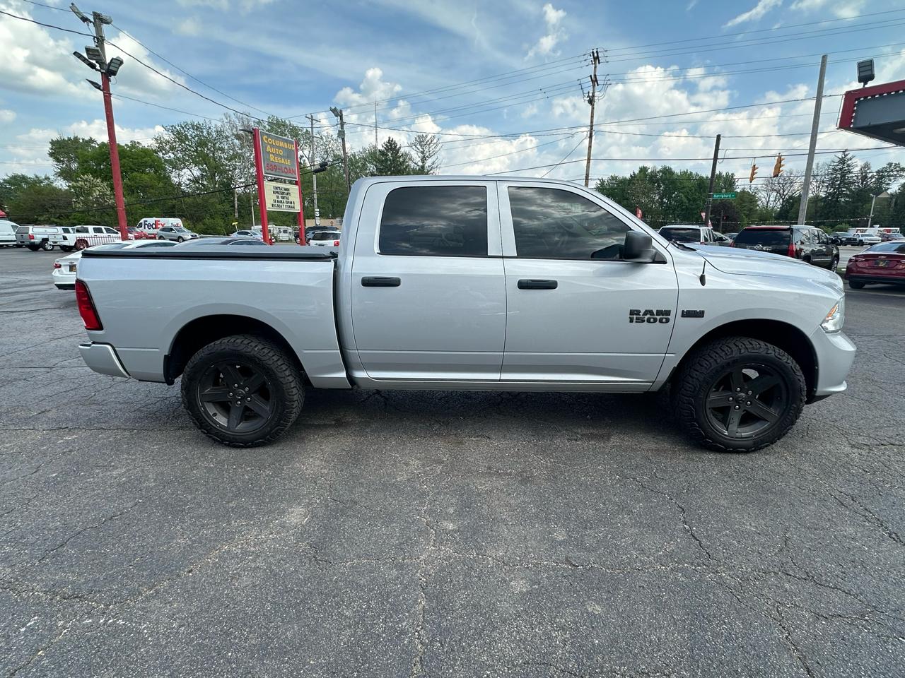RAM 1500 4WD Crew Cab 140.5" Express 2015