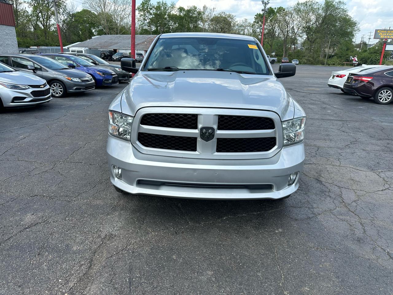 RAM 1500 4WD Crew Cab 140.5" Express 2015