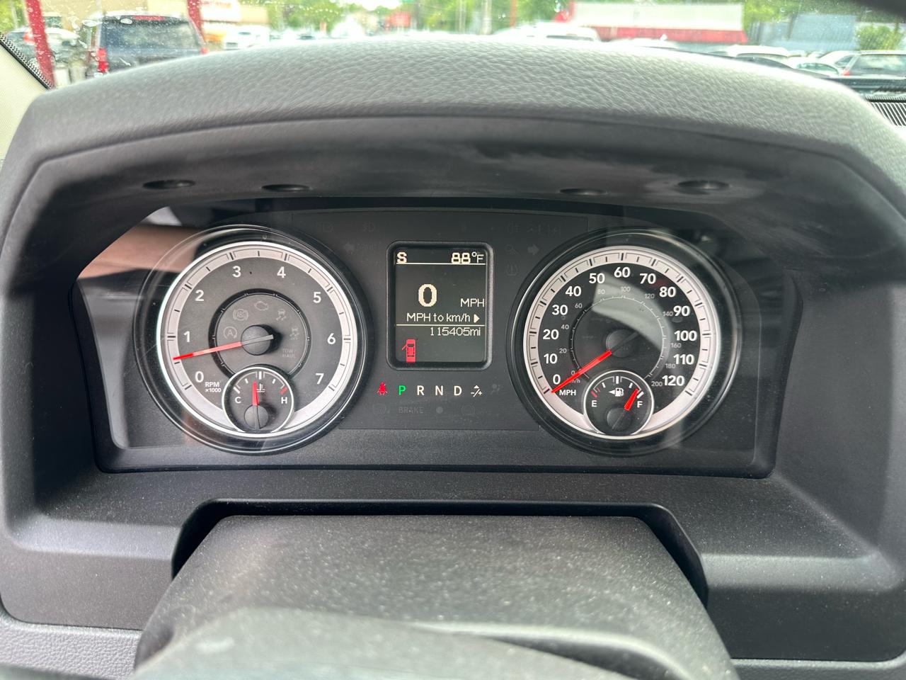 RAM 1500 4WD Crew Cab 140.5" Express 2015