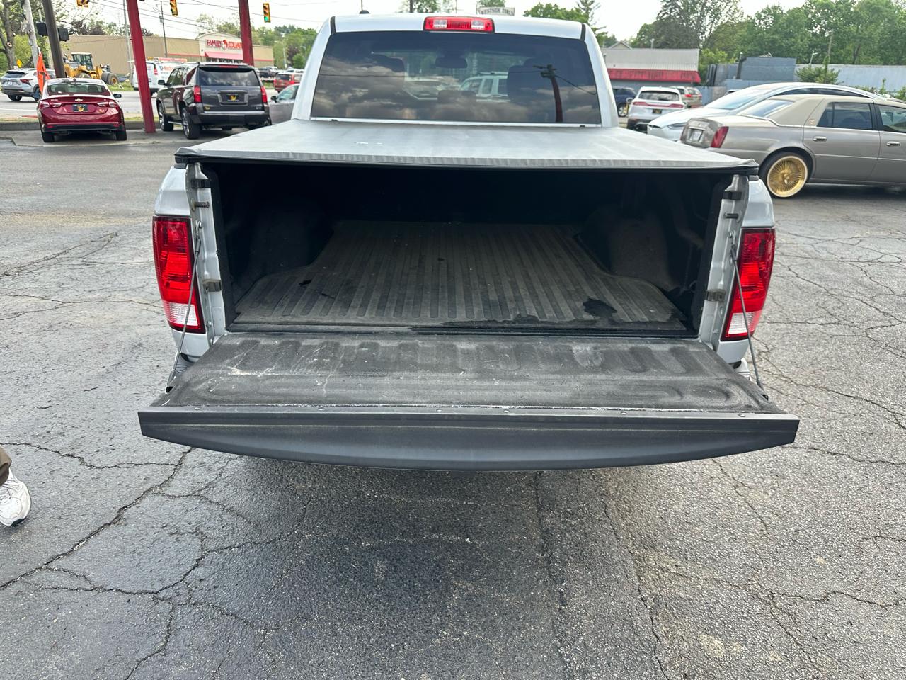 RAM 1500 4WD Crew Cab 140.5" Express 2015
