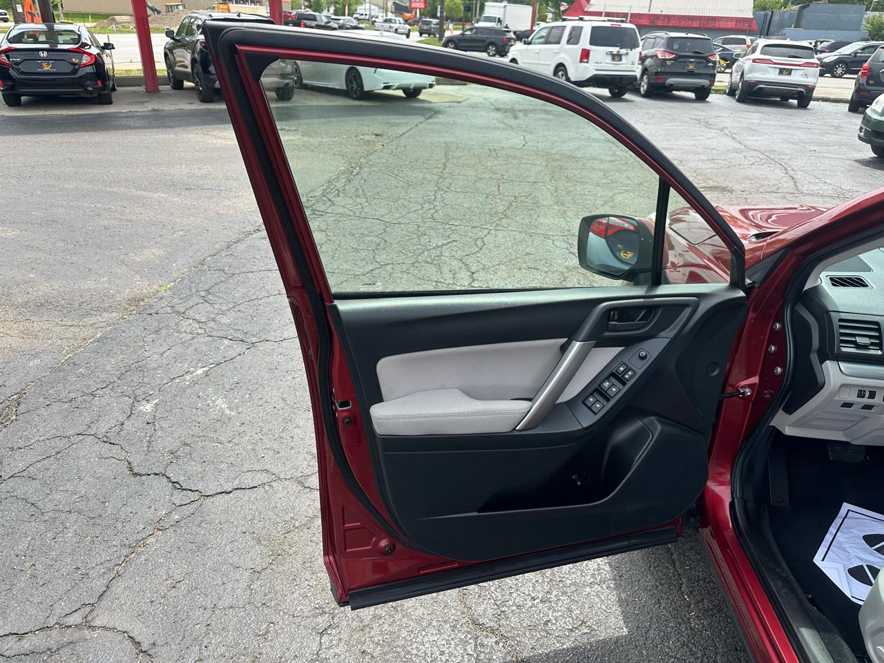 Subaru Forester 4dr CVT 2.5i Premium PZEV 2015