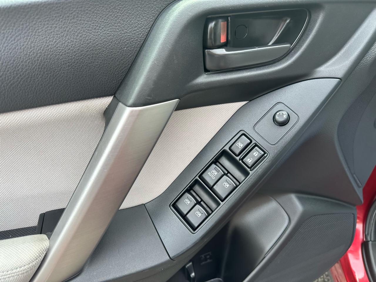 Subaru Forester 4dr CVT 2.5i Premium PZEV 2015