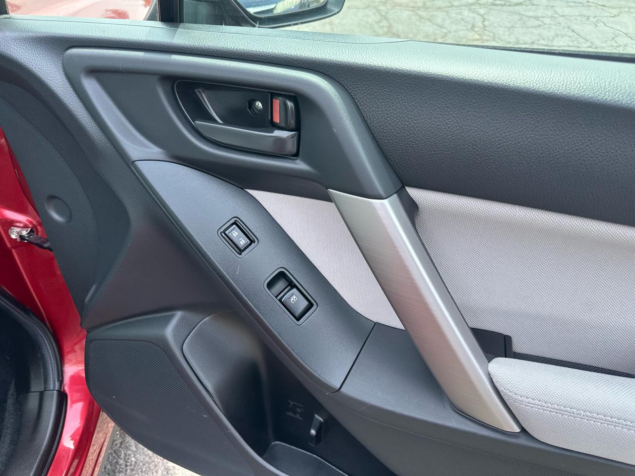 Subaru Forester 4dr CVT 2.5i Premium PZEV 2015