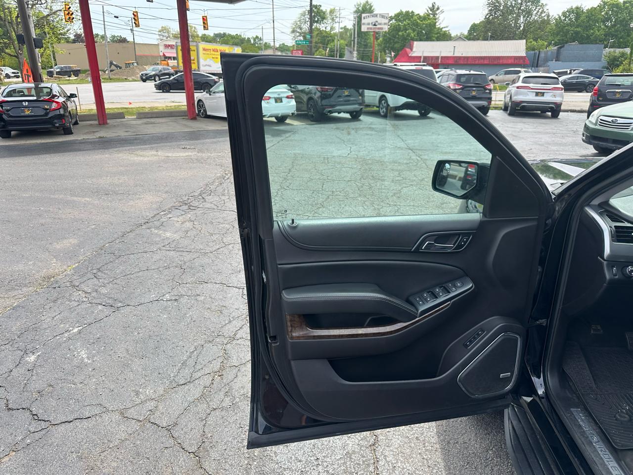 Chevrolet Tahoe 4WD 4dr LT 2015