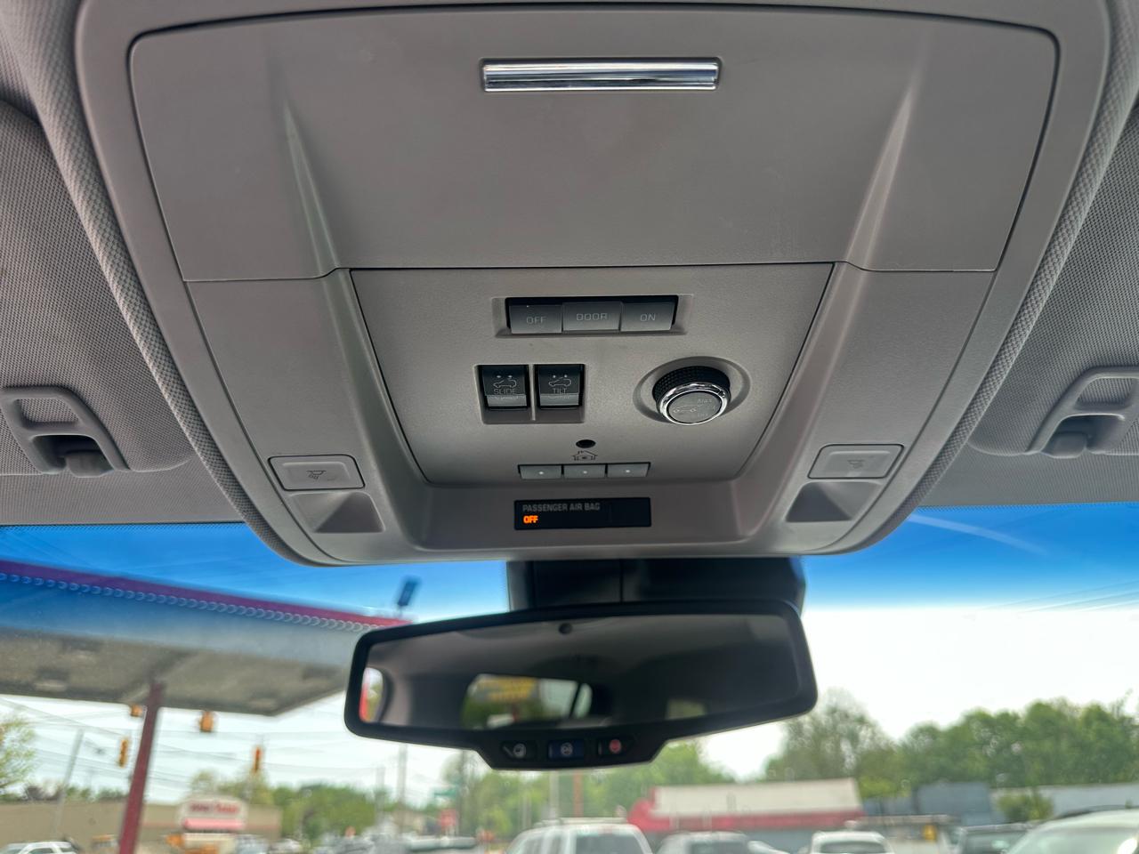 Chevrolet Tahoe 4WD 4dr LT 2015