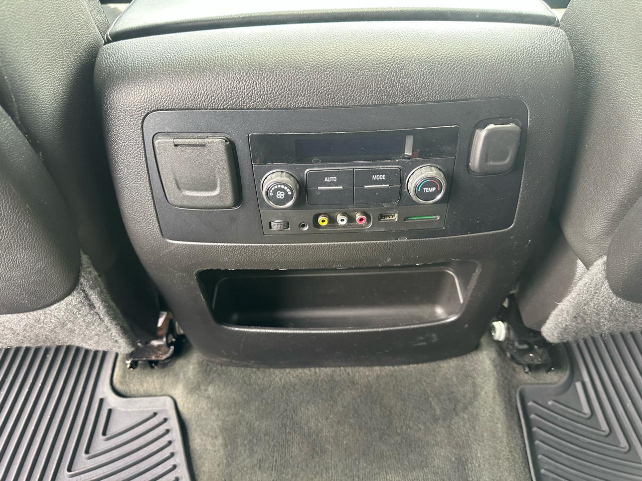 Chevrolet Tahoe 4WD 4dr LT 2015