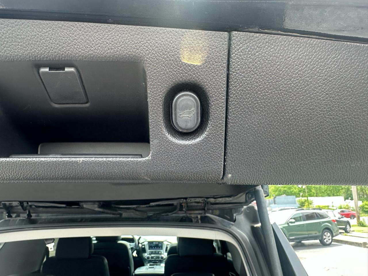 Chevrolet Tahoe 4WD 4dr LT 2015