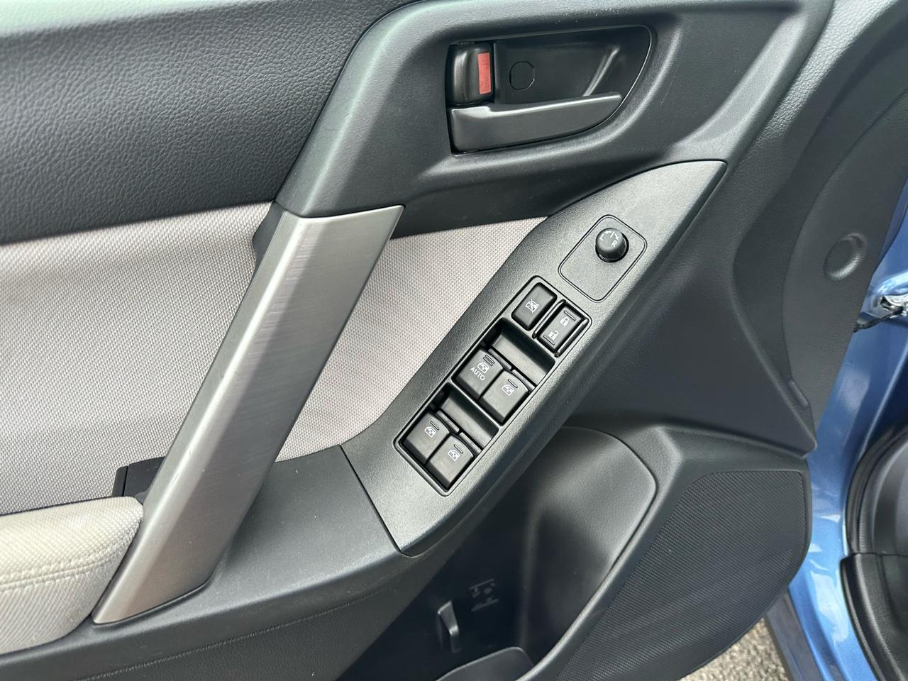 Subaru Forester 4dr CVT 2.5i Premium PZEV 2015