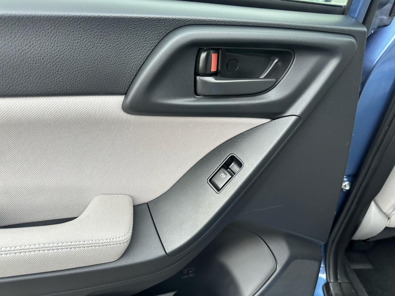 Subaru Forester 4dr CVT 2.5i Premium PZEV 2015