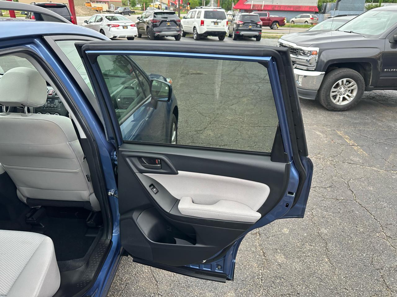 Subaru Forester 4dr CVT 2.5i Premium PZEV 2015