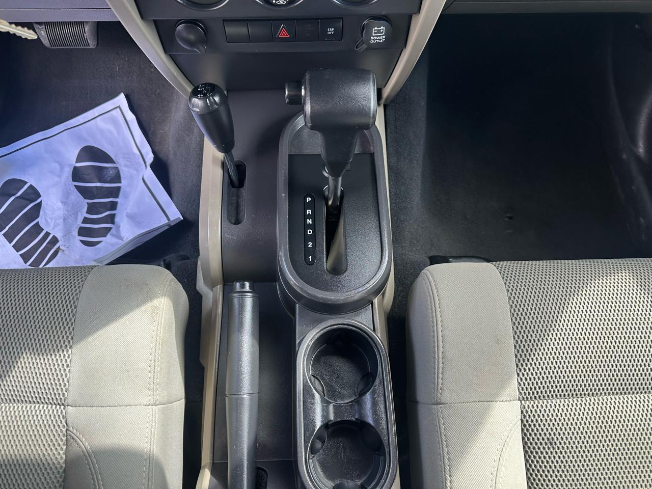 Jeep Wrangler 4WD 4dr Unlimited Sahara 2007