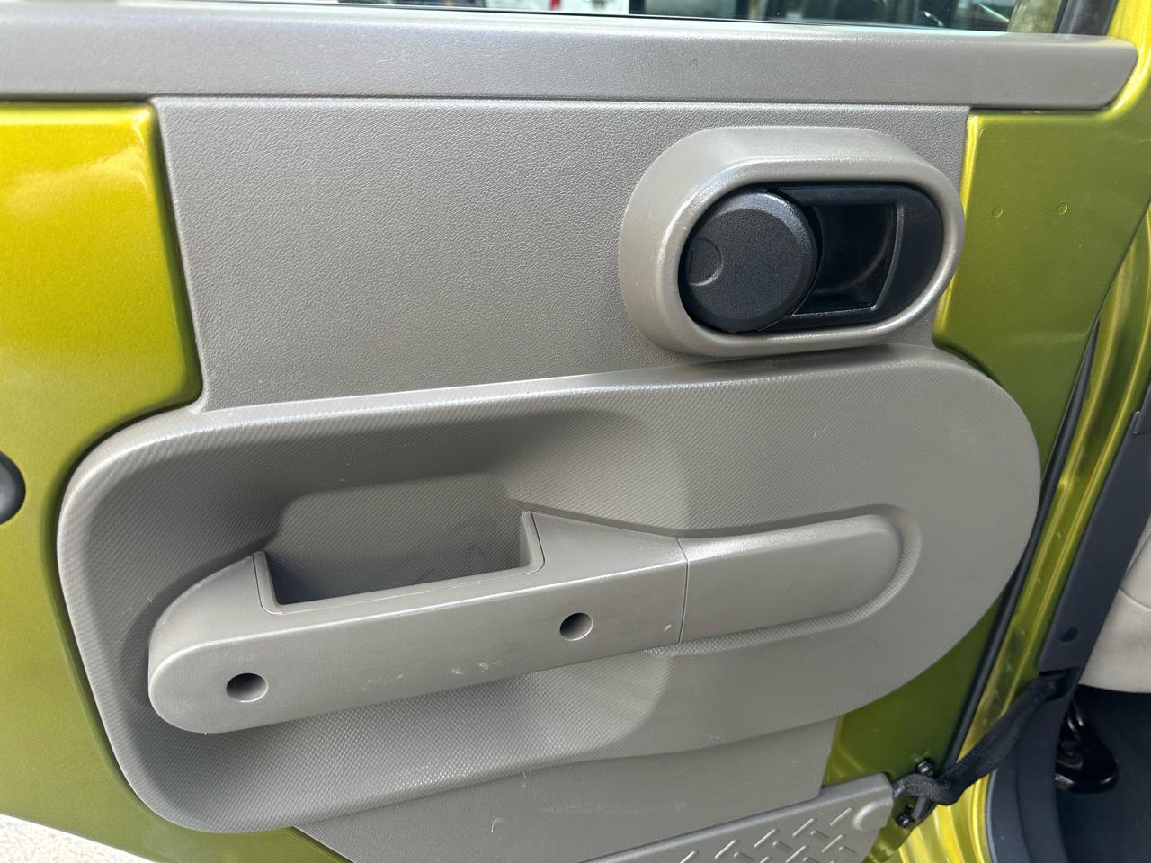 Jeep Wrangler 4WD 4dr Unlimited Sahara 2007