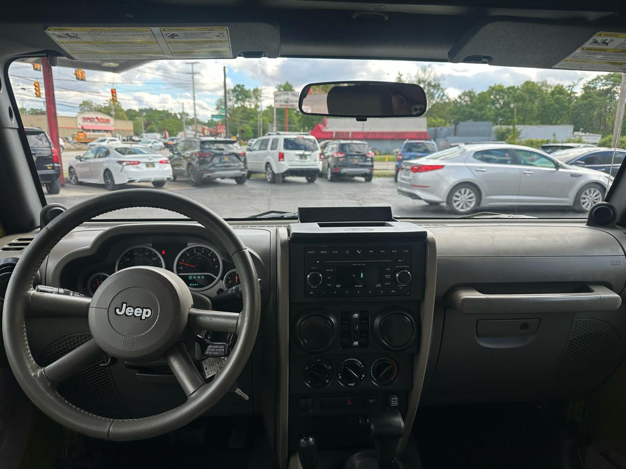 Jeep Wrangler 4WD 4dr Unlimited Sahara 2007