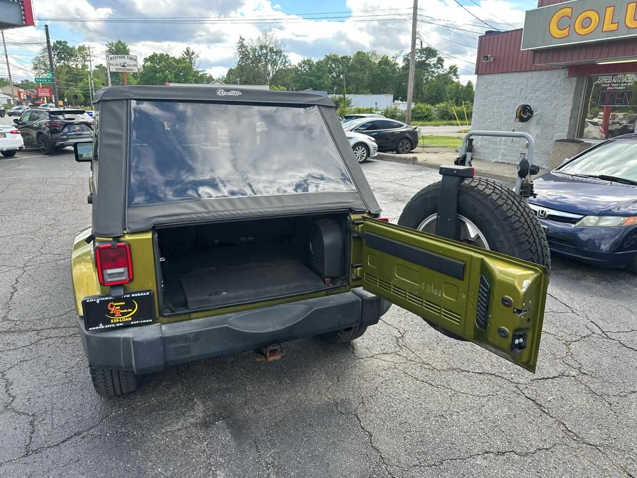 Jeep Wrangler 4WD 4dr Unlimited Sahara 2007