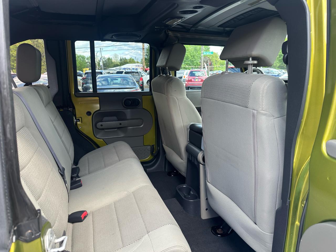 Jeep Wrangler 4WD 4dr Unlimited Sahara 2007