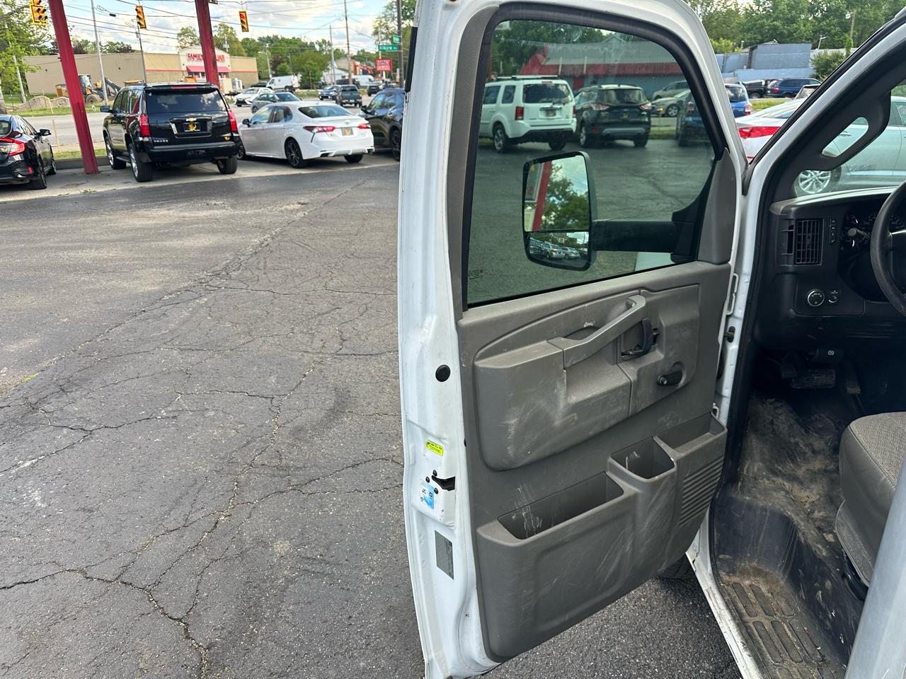 Chevrolet Express Commercial Cutaway 3500 Van 177" *Ltd Avail* 2016
