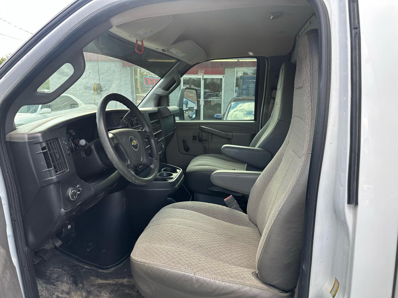 Chevrolet Express Commercial Cutaway 3500 Van 177" *Ltd Avail* 2016