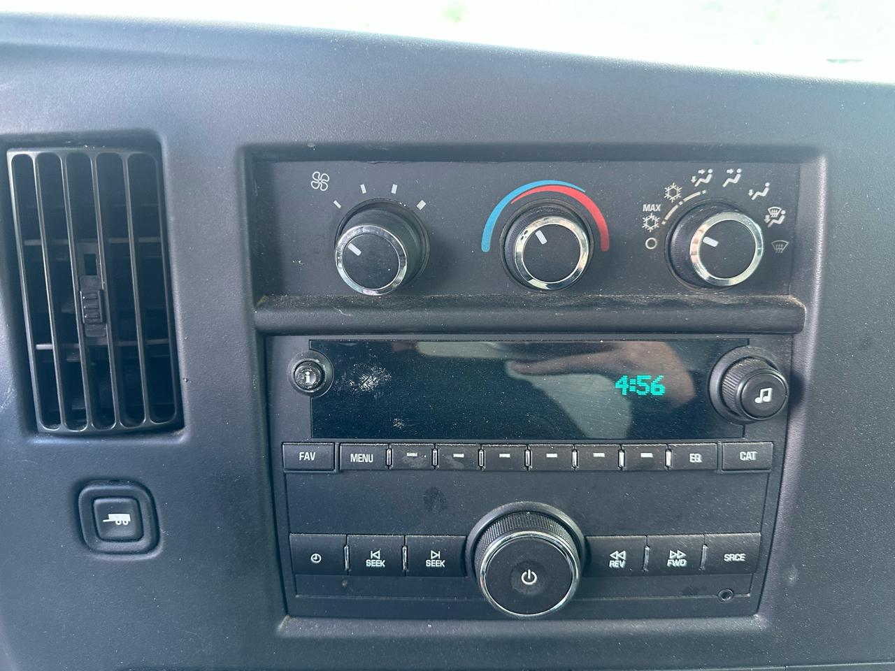 Chevrolet Express Commercial Cutaway 3500 Van 177" *Ltd Avail* 2016