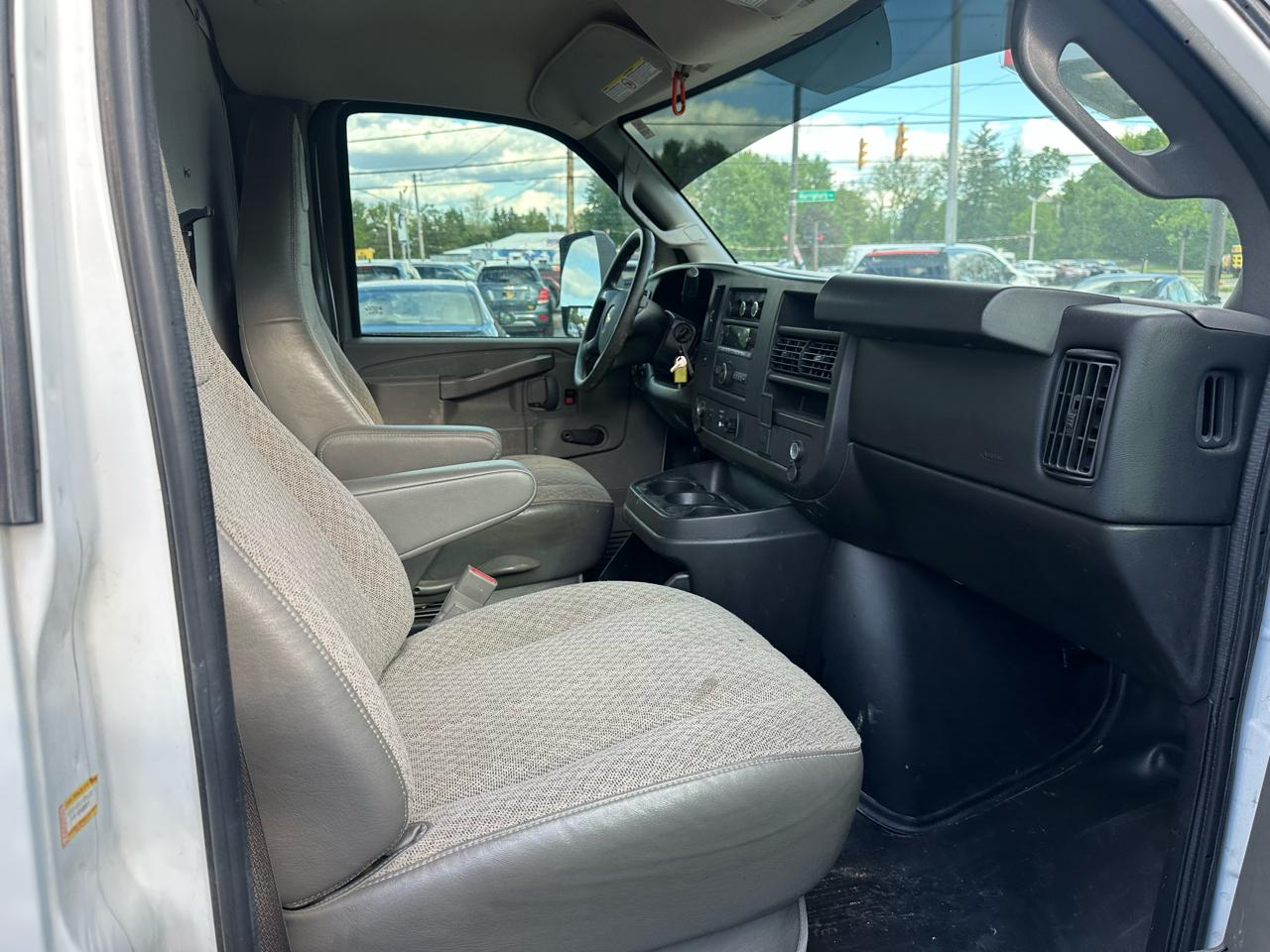 Chevrolet Express Commercial Cutaway 3500 Van 177" *Ltd Avail* 2016