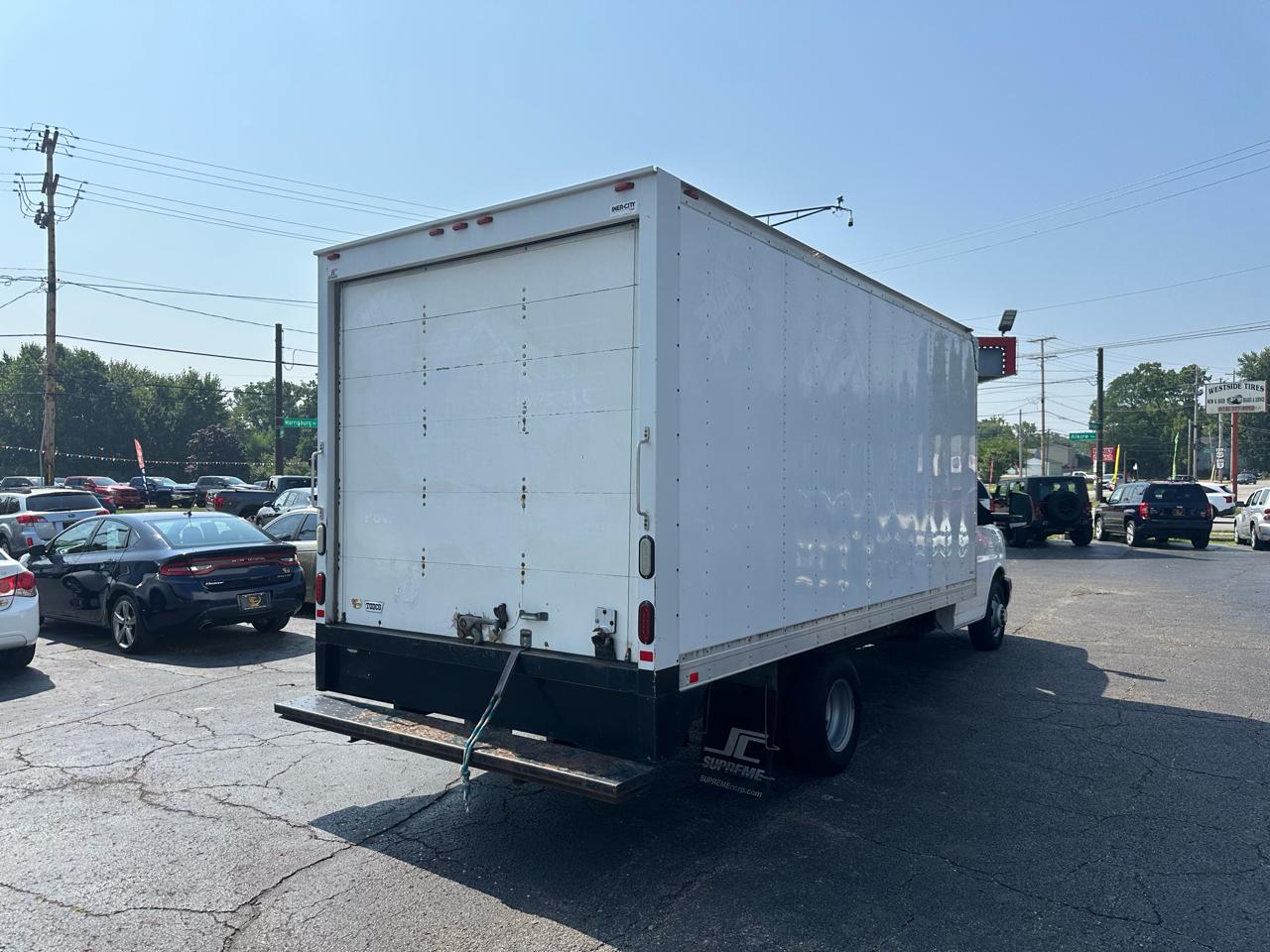 Chevrolet Express Commercial Cutaway 3500 Van 177" *Ltd Avail* 2016