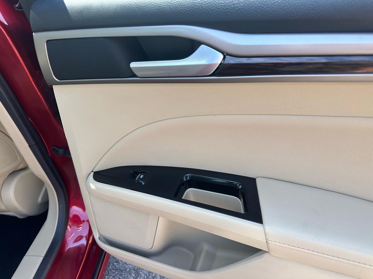 Ford Fusion 4dr Sdn SE FWD 2013