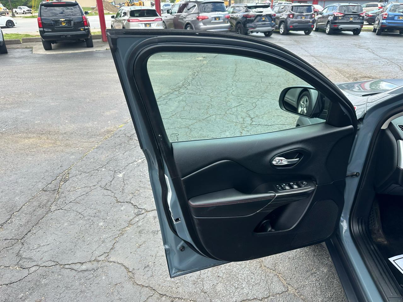 Jeep Cherokee 4WD 4dr Trailhawk 2014