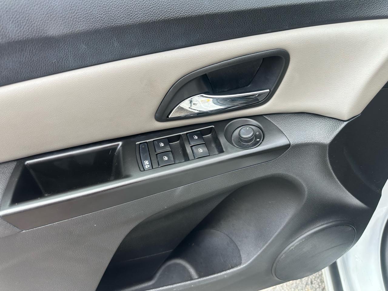 Chevrolet Cruze 4dr Sdn Auto 1LT 2013